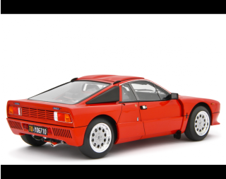 Lancia 037 Rally Stradale 1982 Rosso Laudoracing 1:18 Resinemodell (Türen, Motorhaube... nicht zu öffnen!)